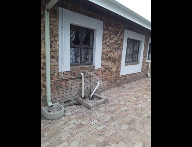 3 BEDROOM APARTMENT FOR SALE IN AMAJUBA PARK
